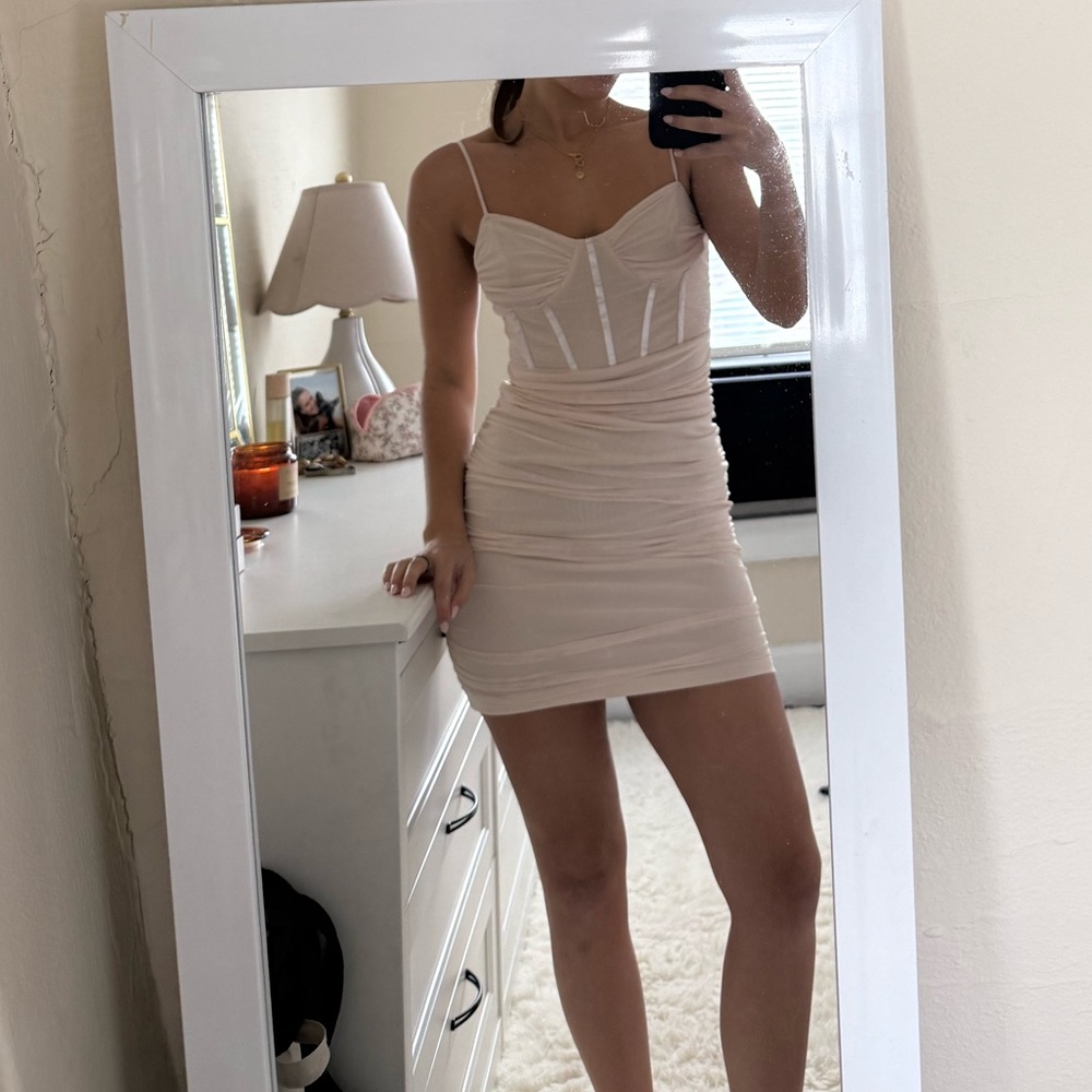 Zara Cream Bodycon Mini Dreas